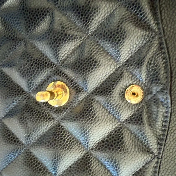 Chanel black Jumbo Classic Caviar Double Flap Quilted Leather Chain Bag - Picture 6 of 14